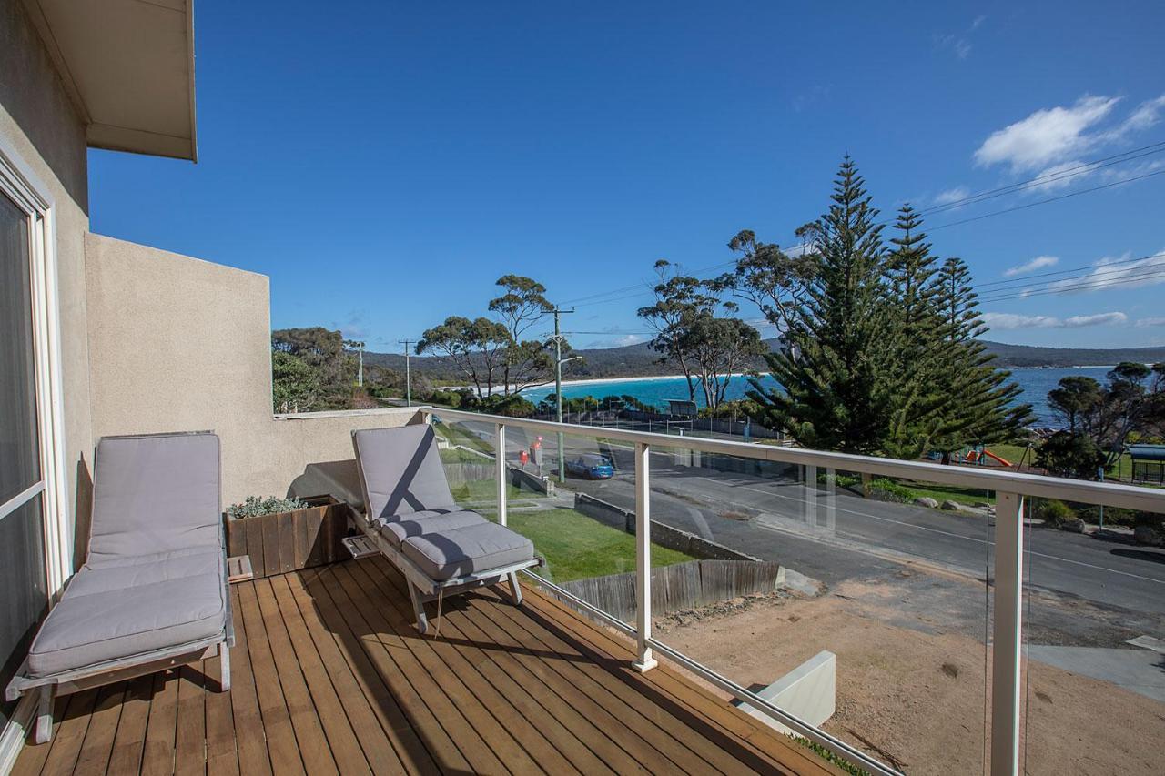 Quarterdeck Apartment Binalong Bay Extérieur photo