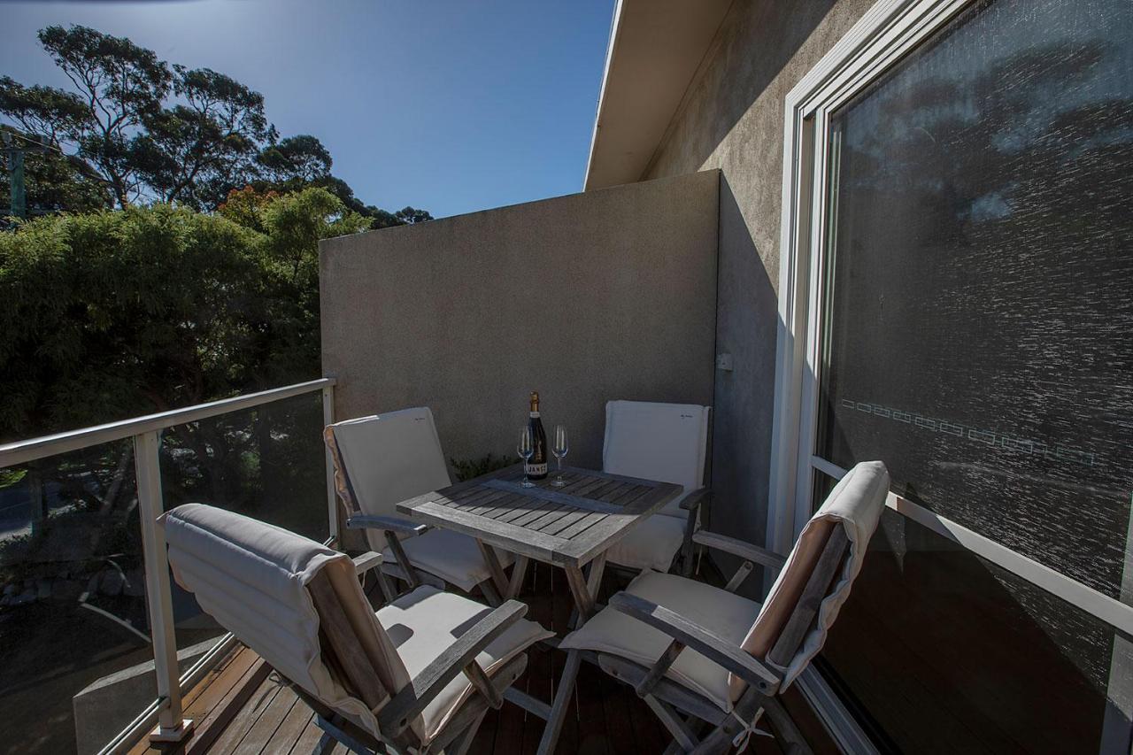 Quarterdeck Apartment Binalong Bay Extérieur photo