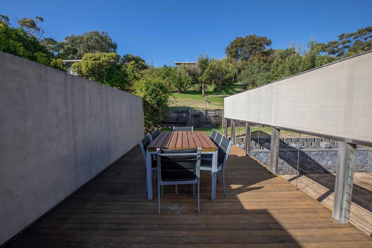 Quarterdeck Apartment Binalong Bay Extérieur photo